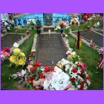 Elvis Grave.jpg